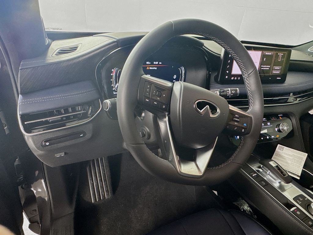 2026 Infiniti QX60 Luxe photo 11