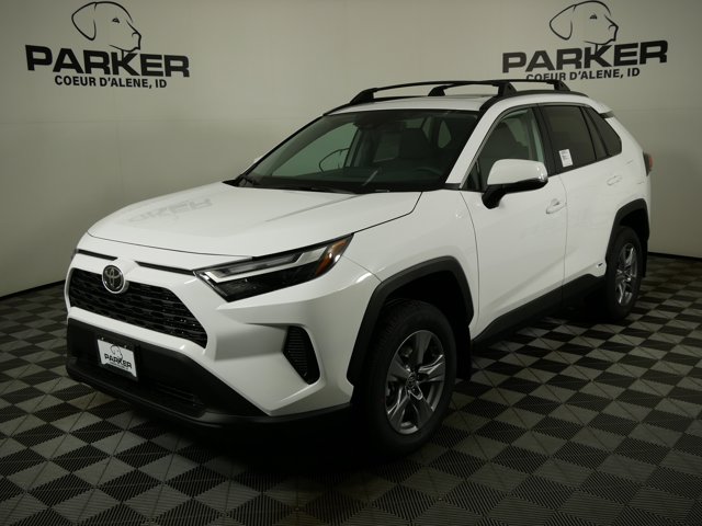 2025 Toyota RAV4 XLE's photo