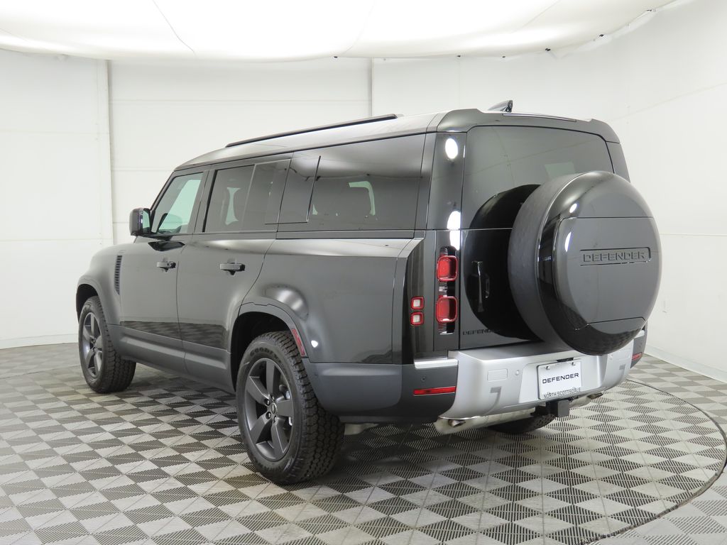 2025 Land Rover Defender 130 S photo 4
