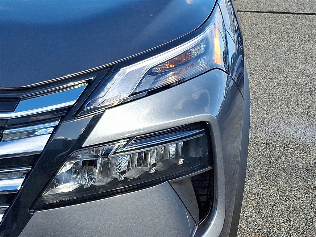 2025 Nissan Rogue S photo 4