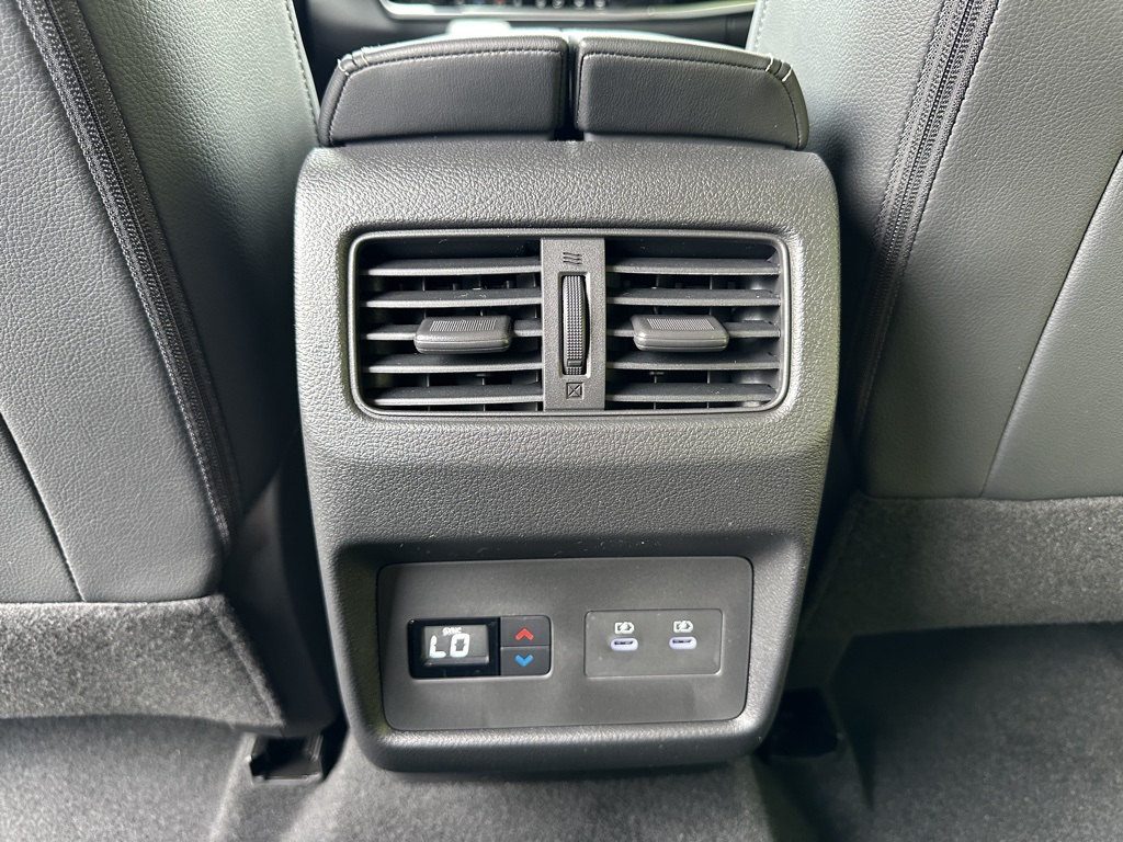 2025 Nissan Rogue SL photo 20