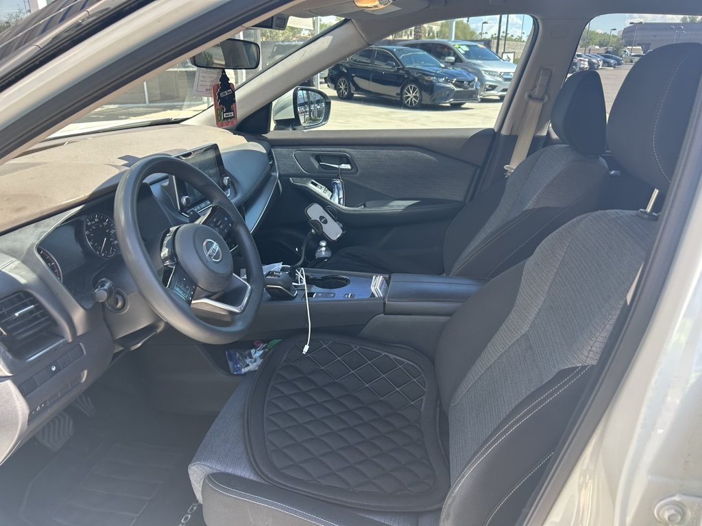 2021 Nissan Rogue SV photo 6