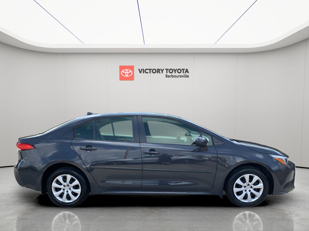 2024 Toyota Corolla Hybrid LE photo 2