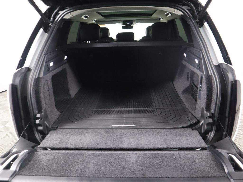 2025 Land Rover Range Rover SE photo 25