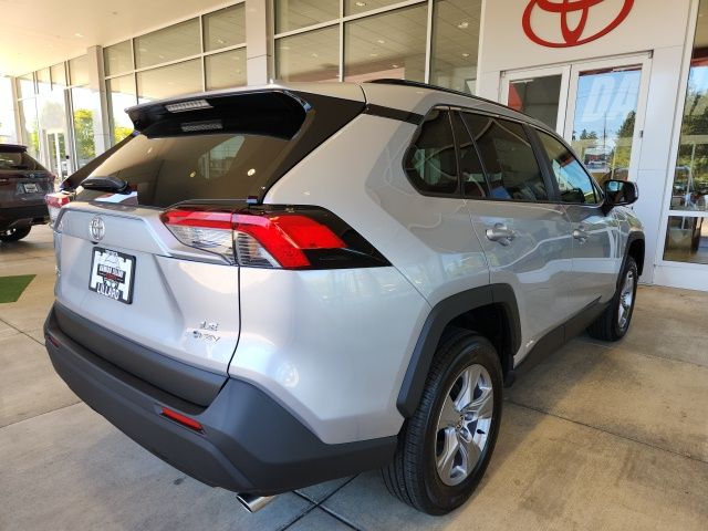 2025 Toyota RAV4 Hybrid LE photo 7