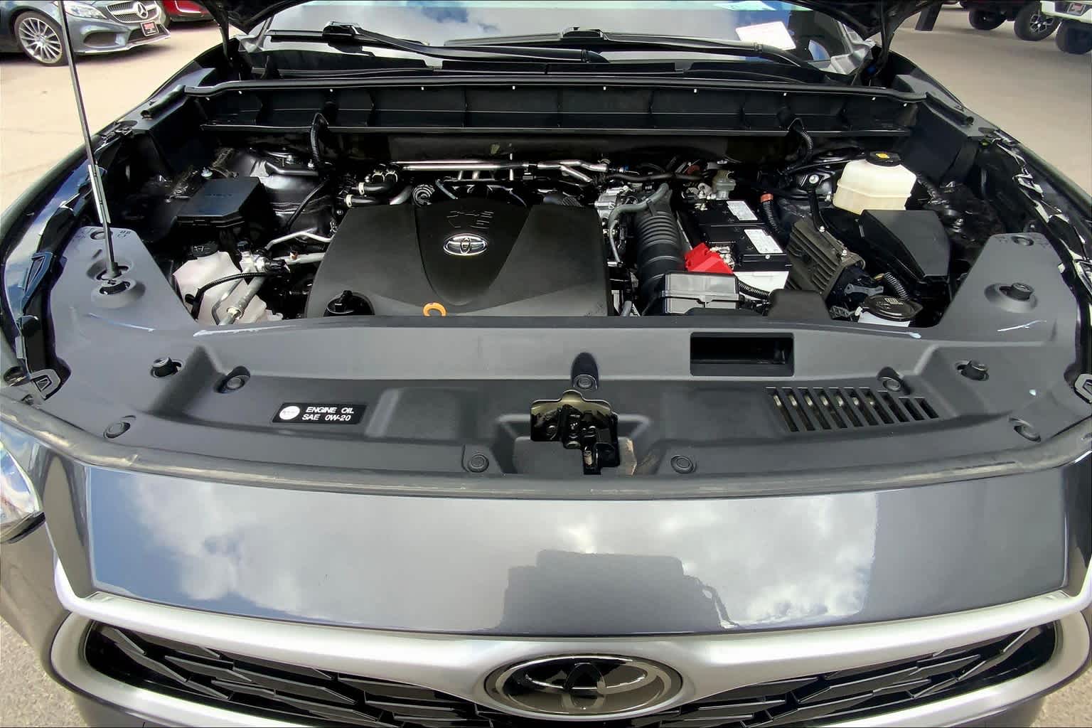 2022 Toyota Highlander XLE photo 29