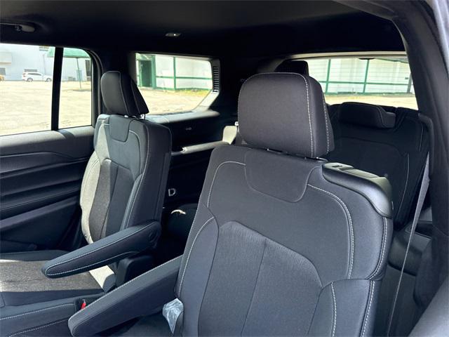 2025 Jeep Grand Cherokee Laredo X photo 4