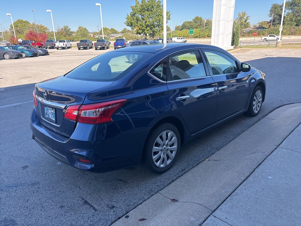 2019 Nissan Sentra S photo 2