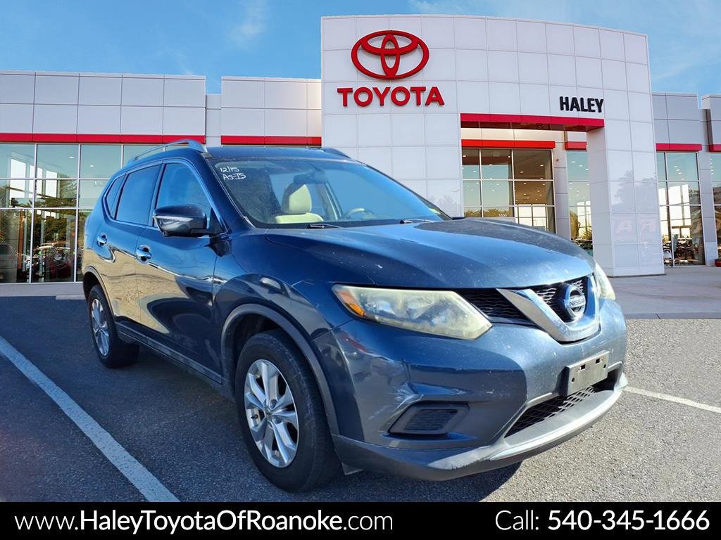 2015 Nissan Rogue SV's photo