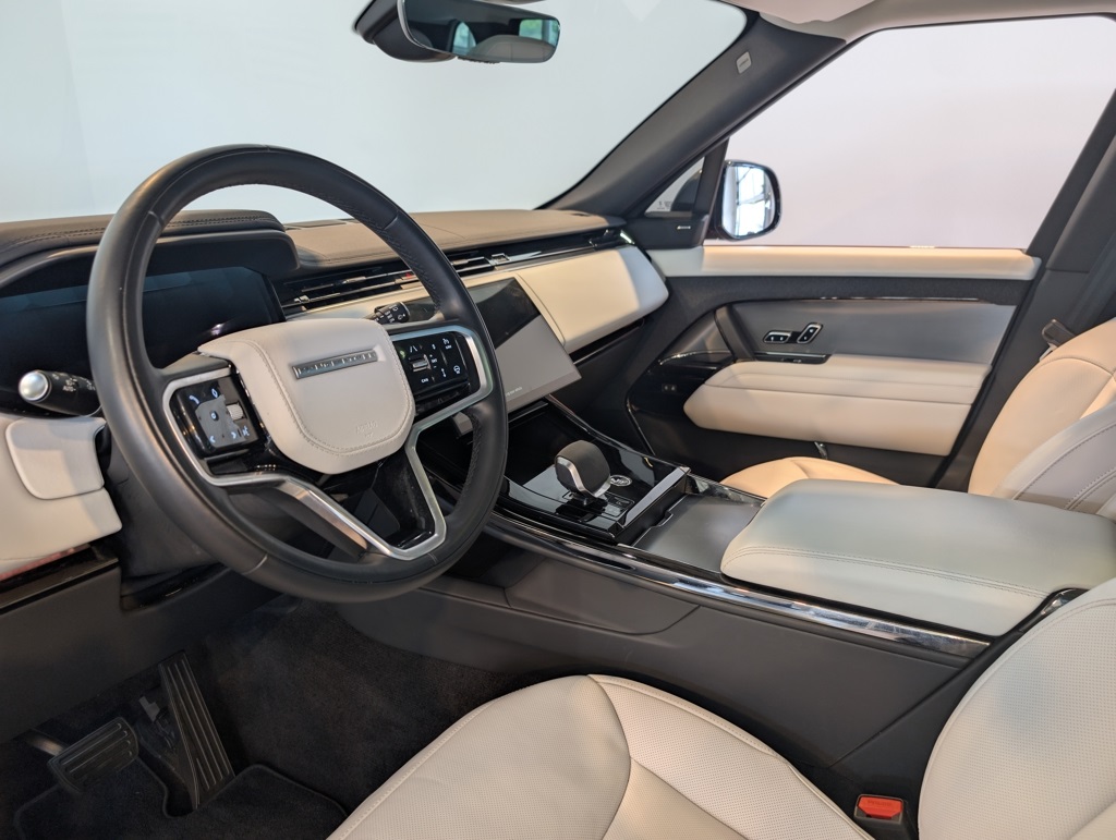 2024 Land Rover Range Rover Sport SE photo 12
