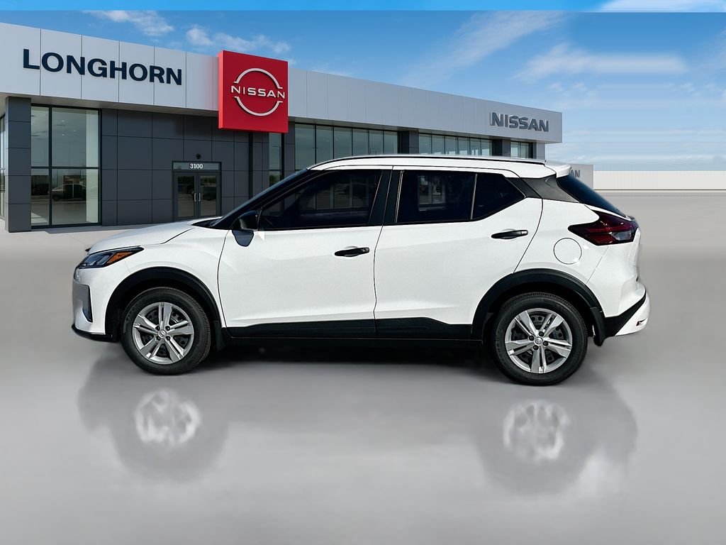 2025 Nissan Kicks Play S photo 2