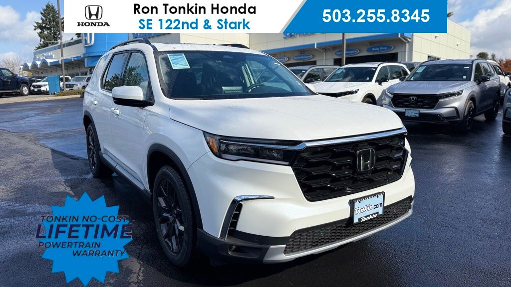 2025 Honda Pilot Touring's photo