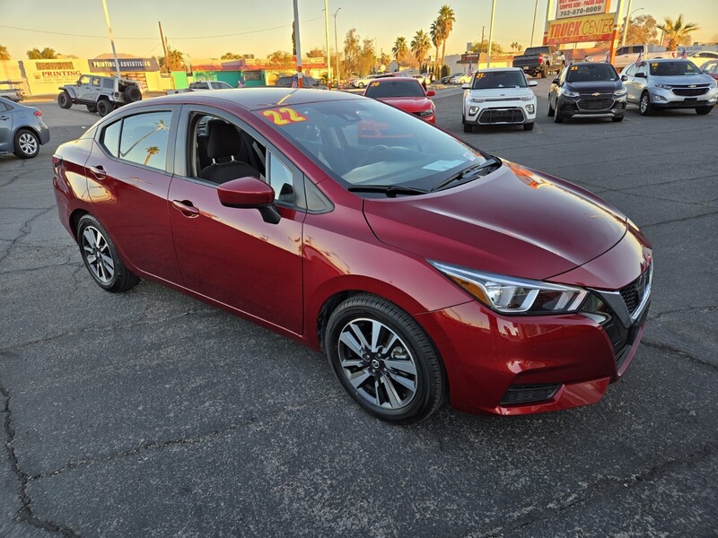 2022 Nissan Versa SV photo 4