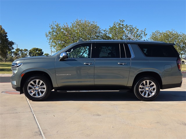 2023 Chevrolet Suburban Premier photo 4