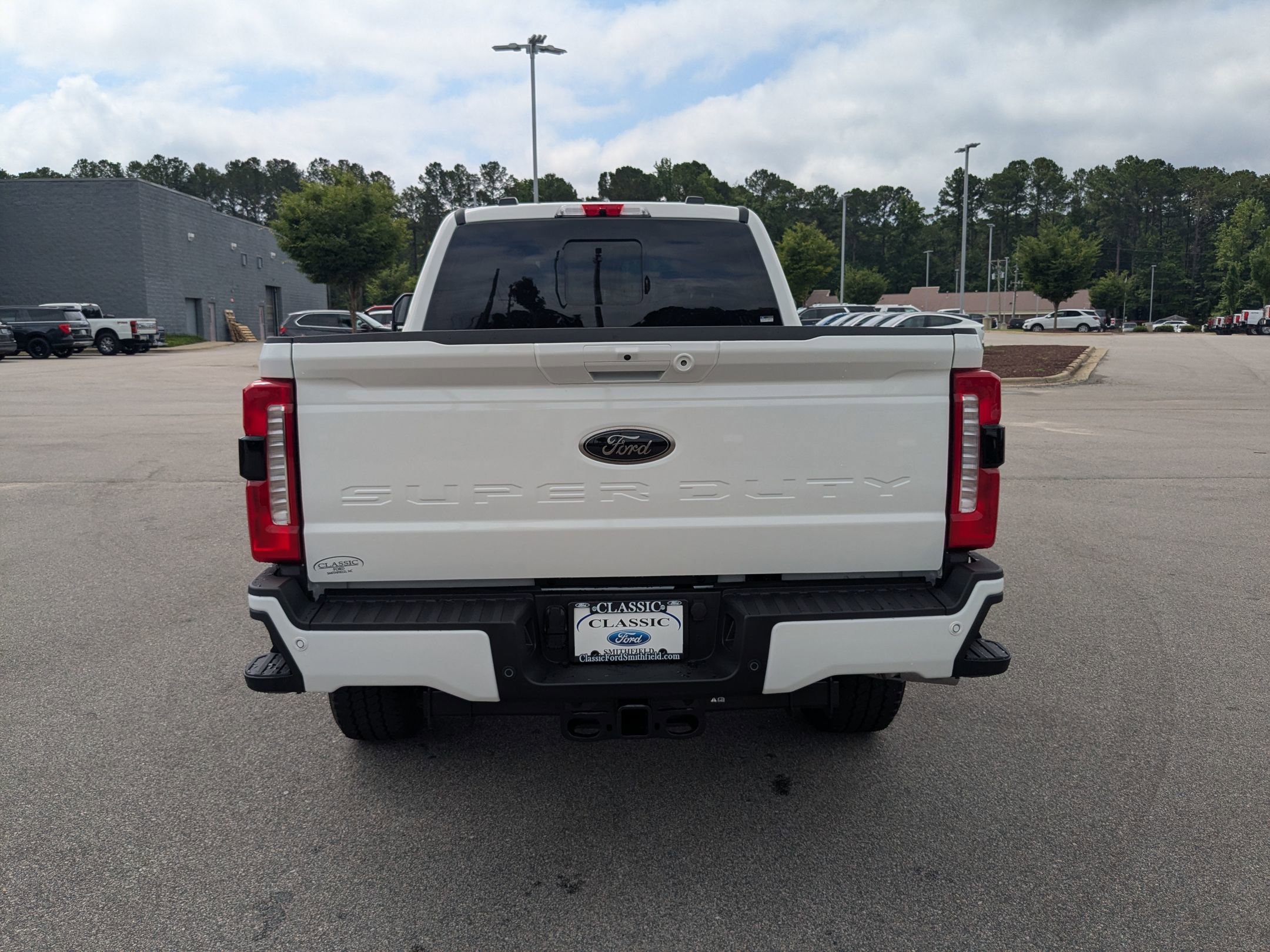 2025 Ford F-350 Lariat photo 8