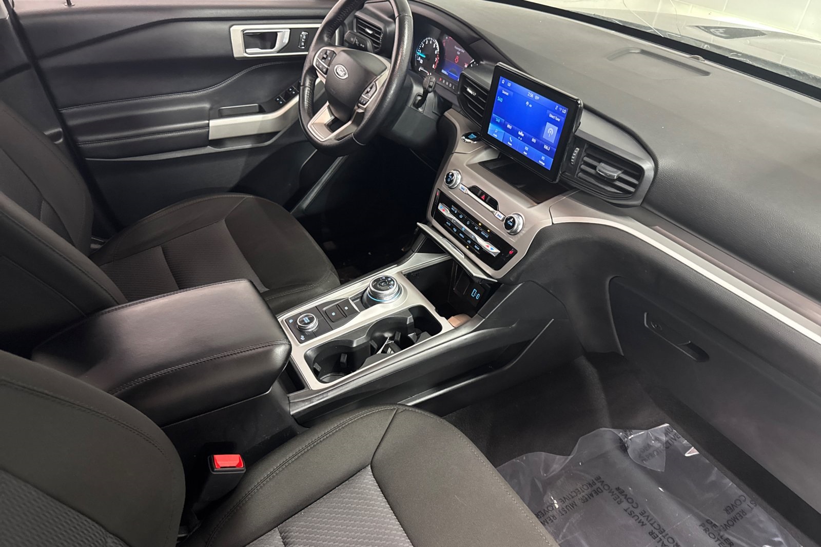 2023 Ford Explorer XLT photo 13