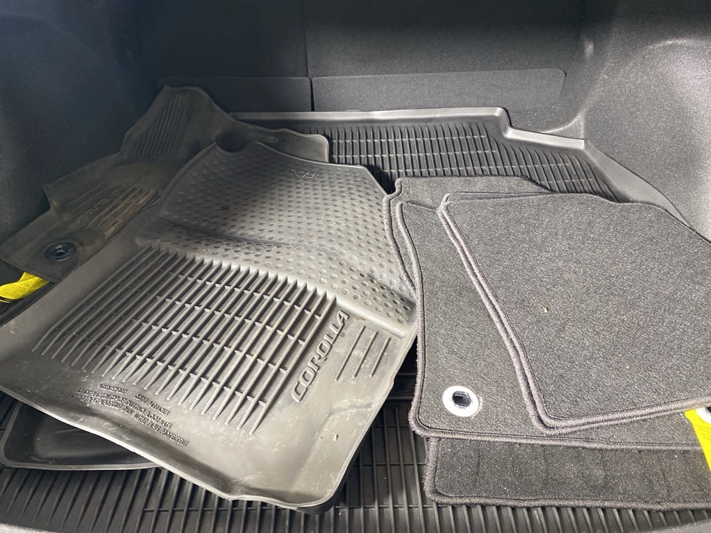 2021 Toyota Corolla SE photo 23