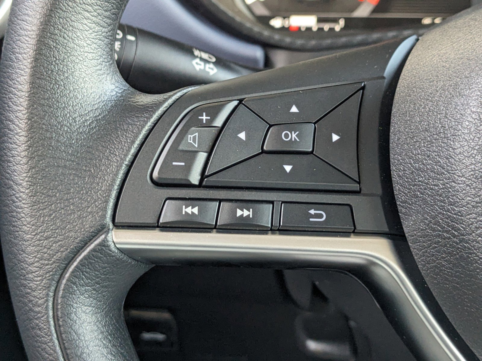2025 Nissan Versa 1.6 SV photo 15