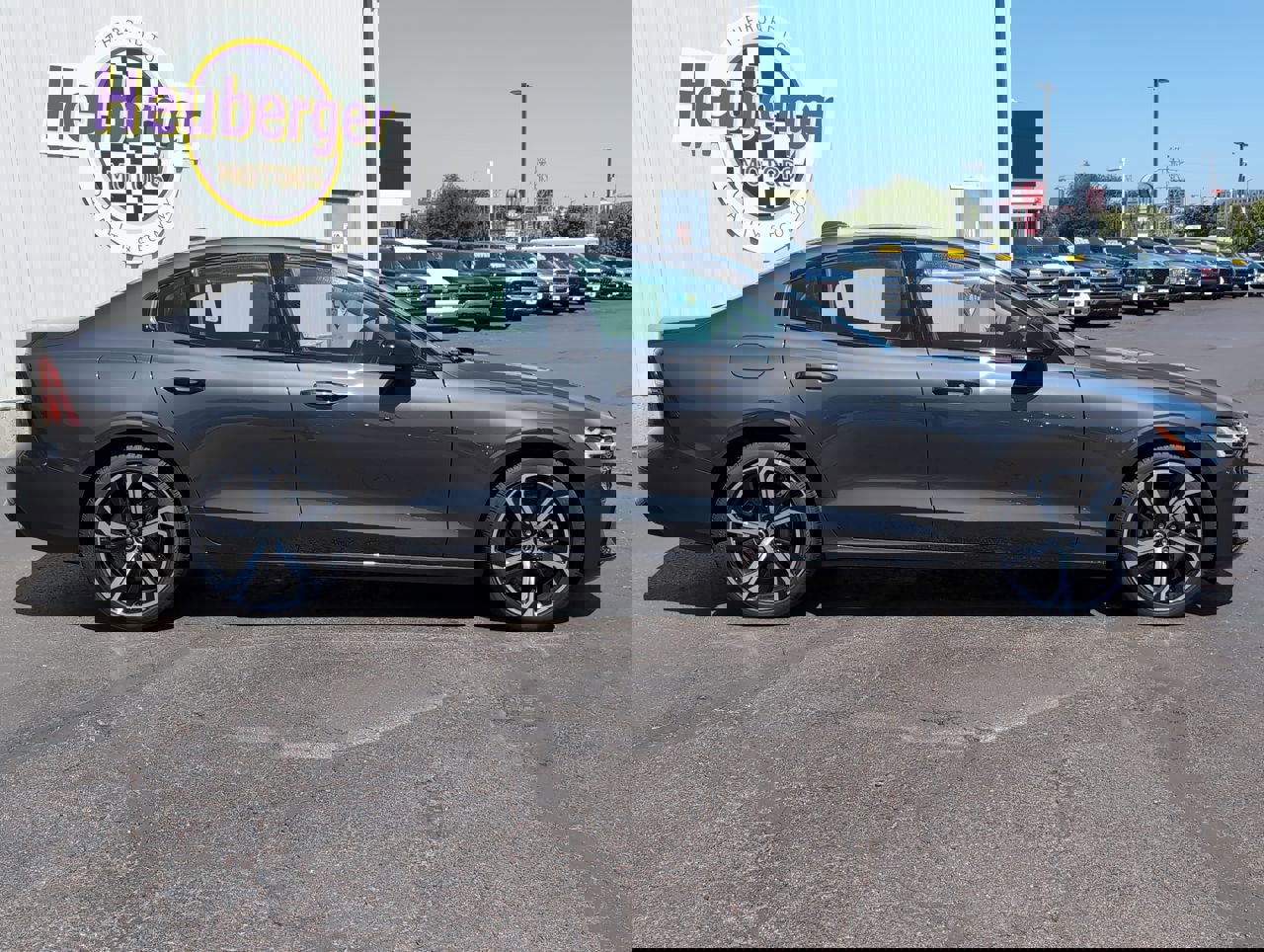 2025 Volvo S60 Core photo 8