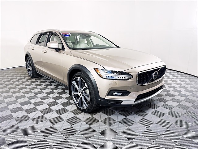 2025 Volvo V90 Cross Country