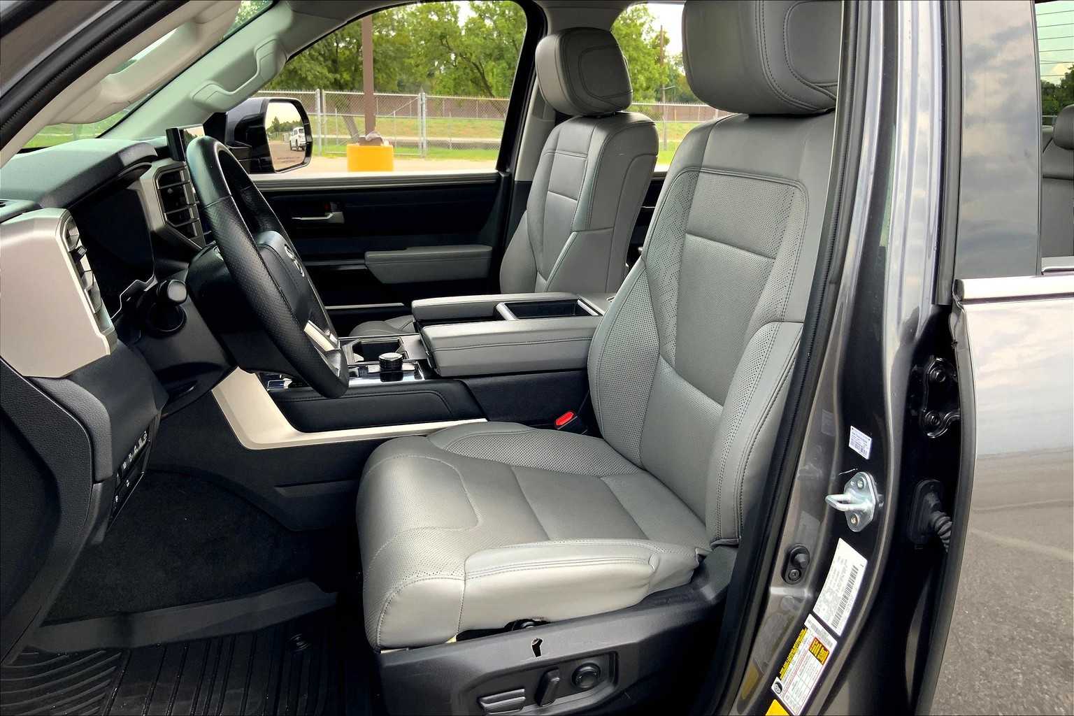 2022 Toyota Tundra Limited photo 7