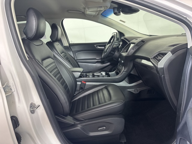 2019 Ford Edge SEL photo 4