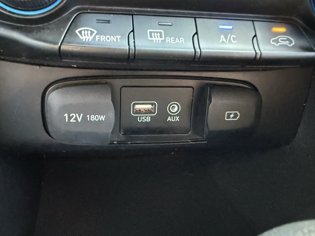 2020 Hyundai Veloster 2.0L Premium photo 31