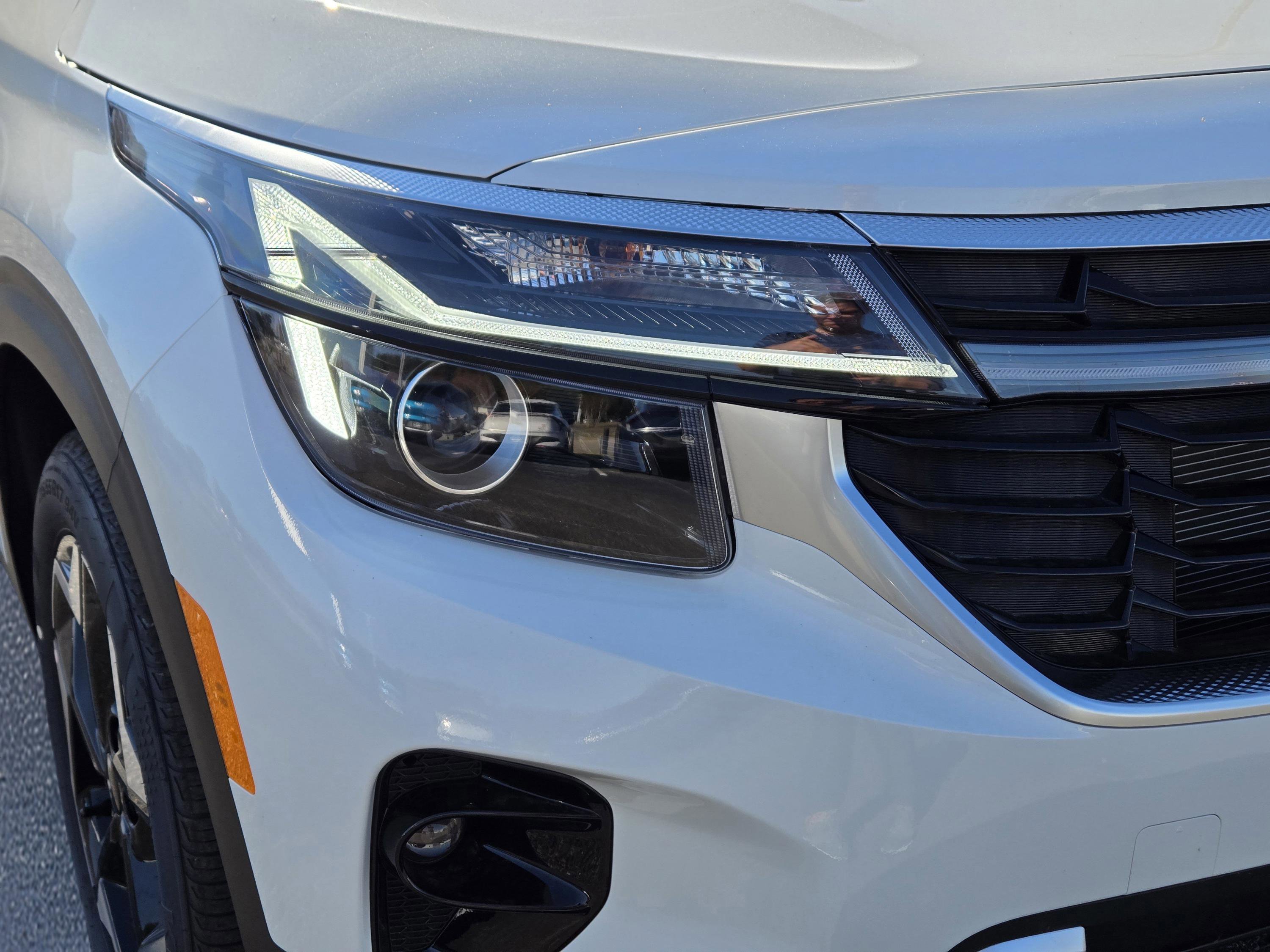 2026 Kia Seltos EX photo 3