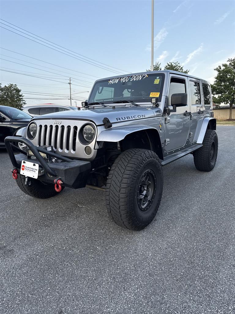 2014 Jeep Wrangler Unlimited Rubicon photo 2