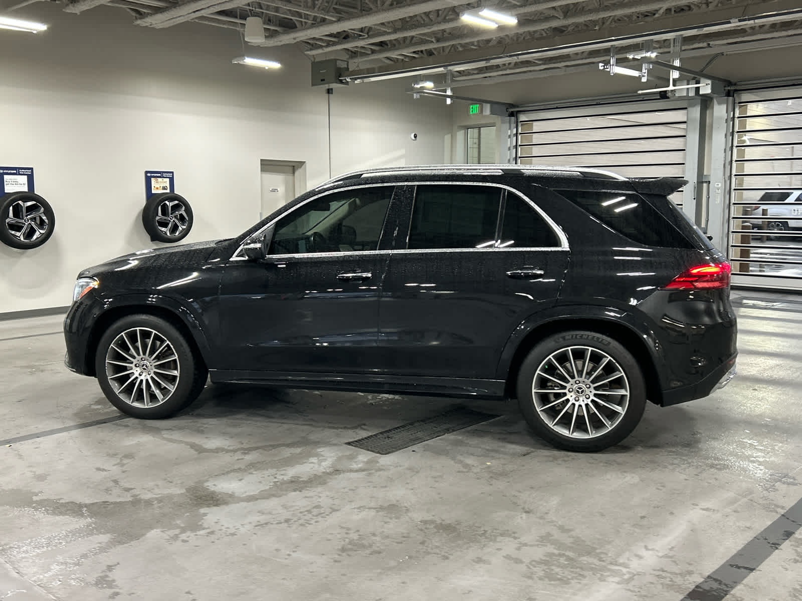 2024 Mercedes Benz GLE 350 4MATIC photo 4