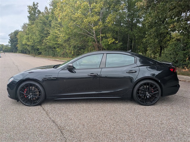 2022 Maserati Ghibli Modena Q4 photo 2