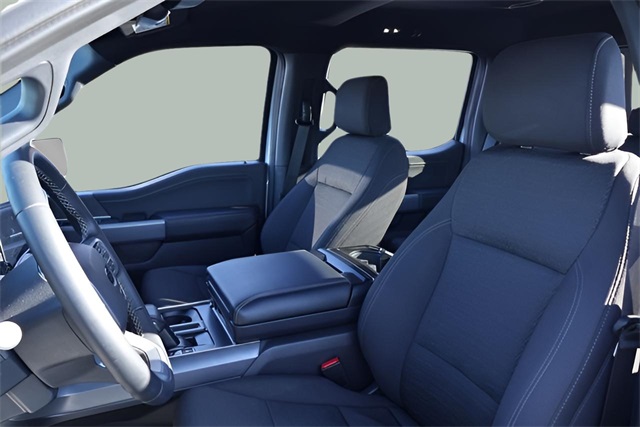 2025 Ford F-150 XLT photo 3