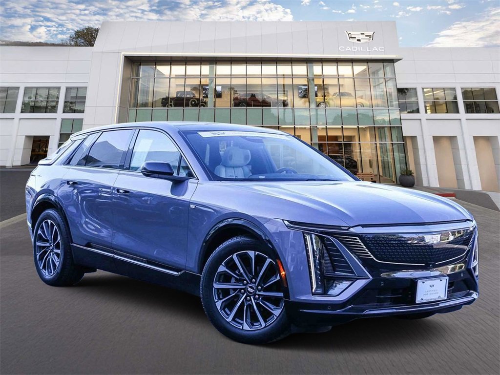 2024 Cadillac LYRIQ Sport 2's photo