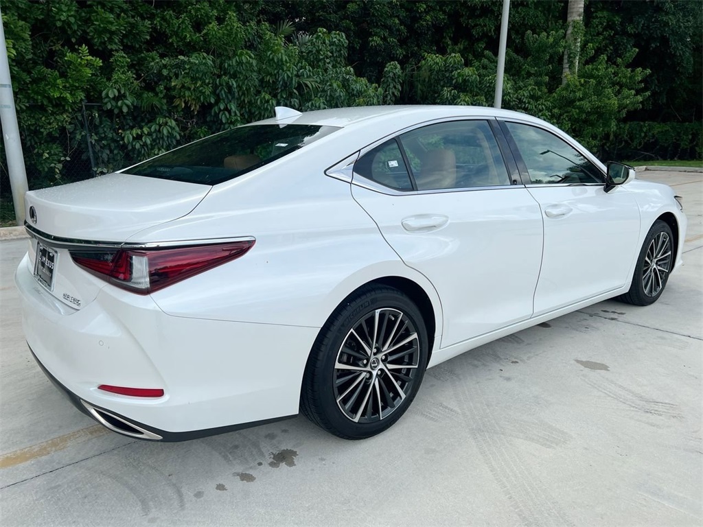 2024 Lexus ES 350 Premium photo 6