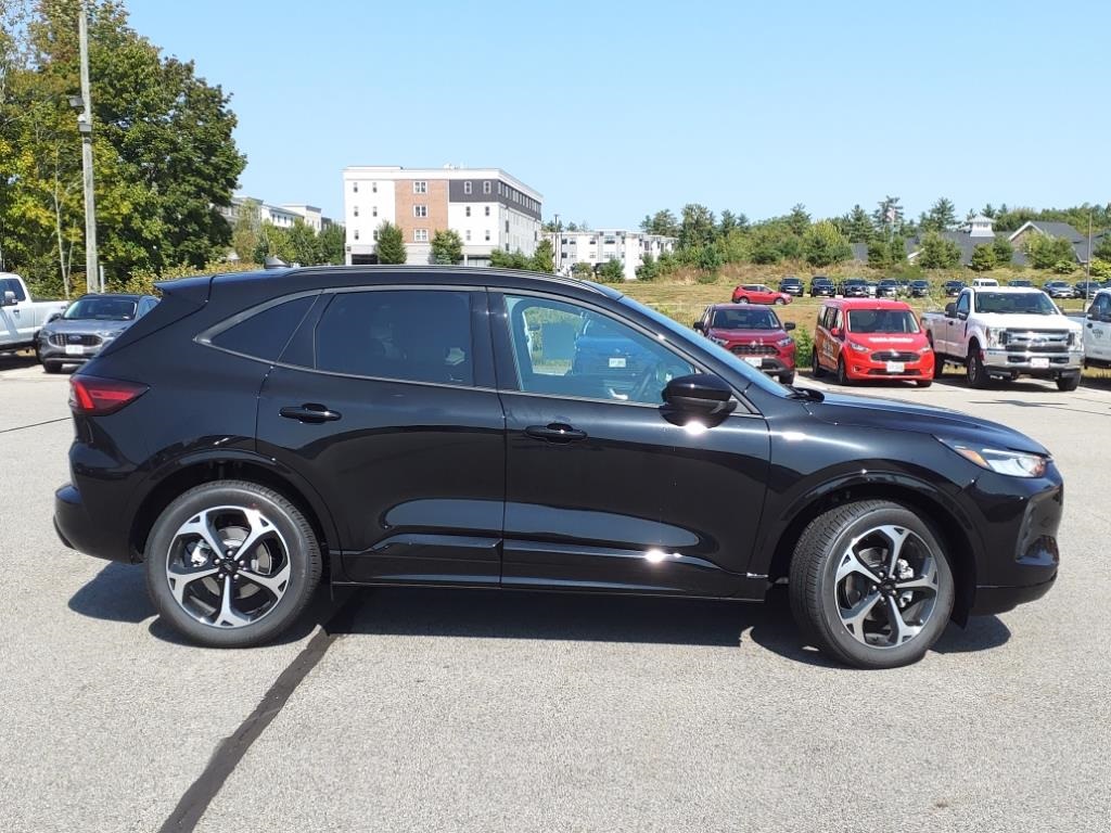 2024 Ford Escape ST-Line Select photo 2