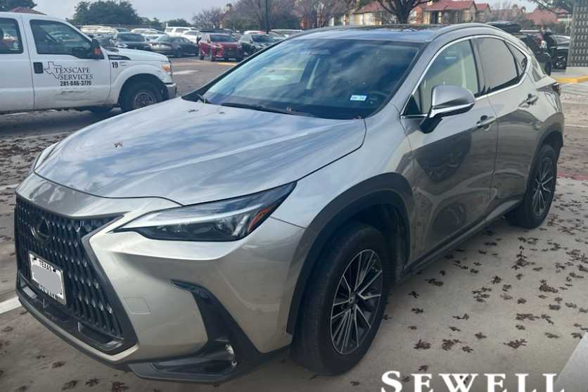 2022 Lexus NX Hybrid 350h's photo