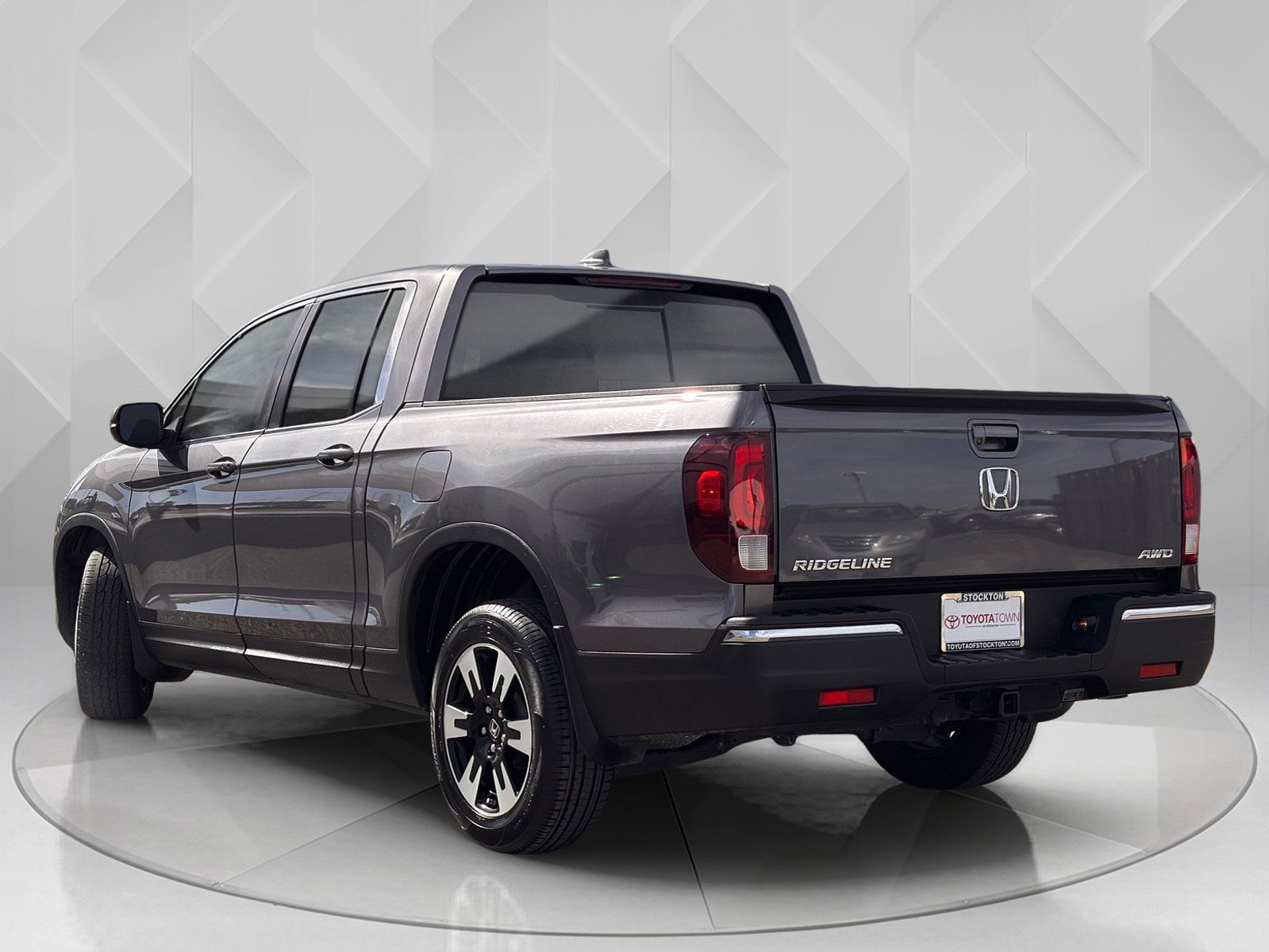 2020 Honda Ridgeline RTL photo 2