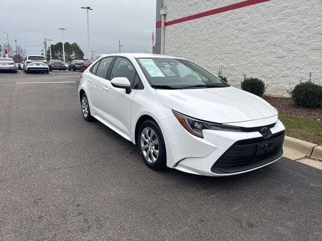 2023 Toyota Corolla LE's photo