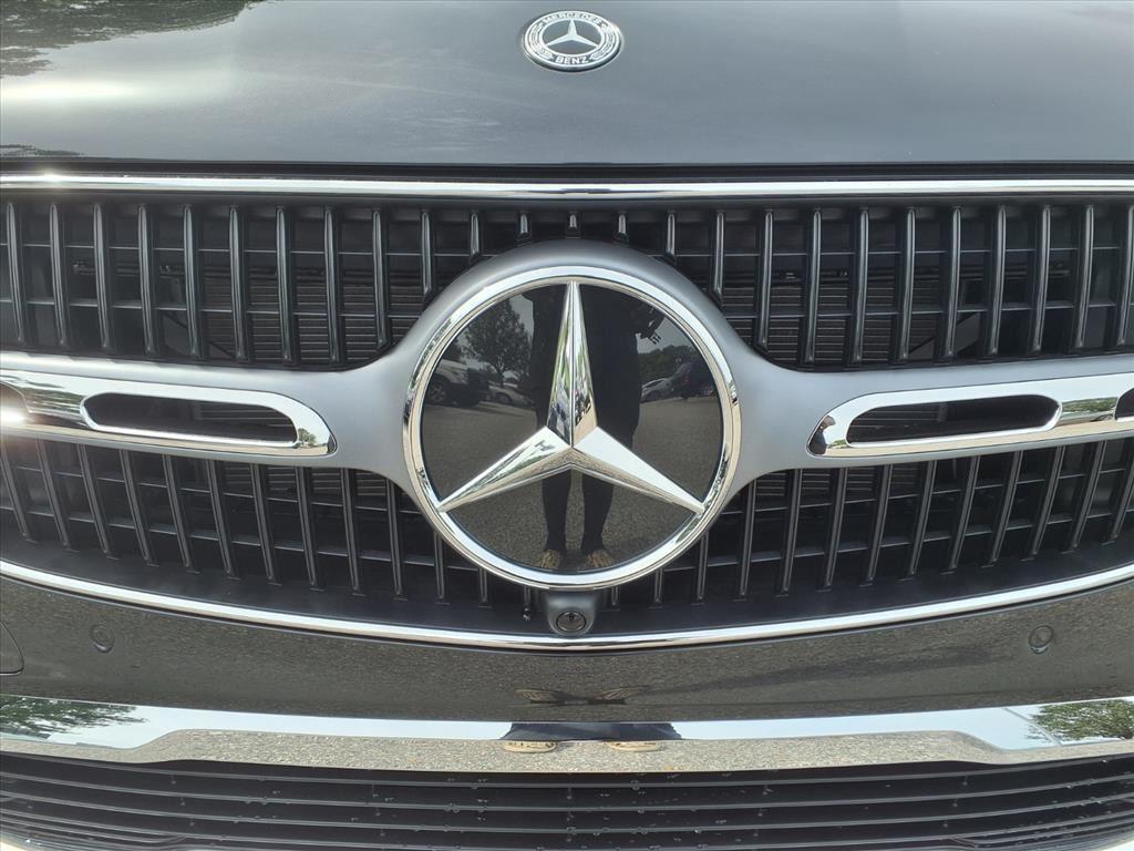 2026 Mercedes Benz GLC 300 4MATIC photo 3