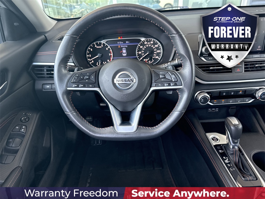 2022 Nissan Altima 2.5 SR photo 11