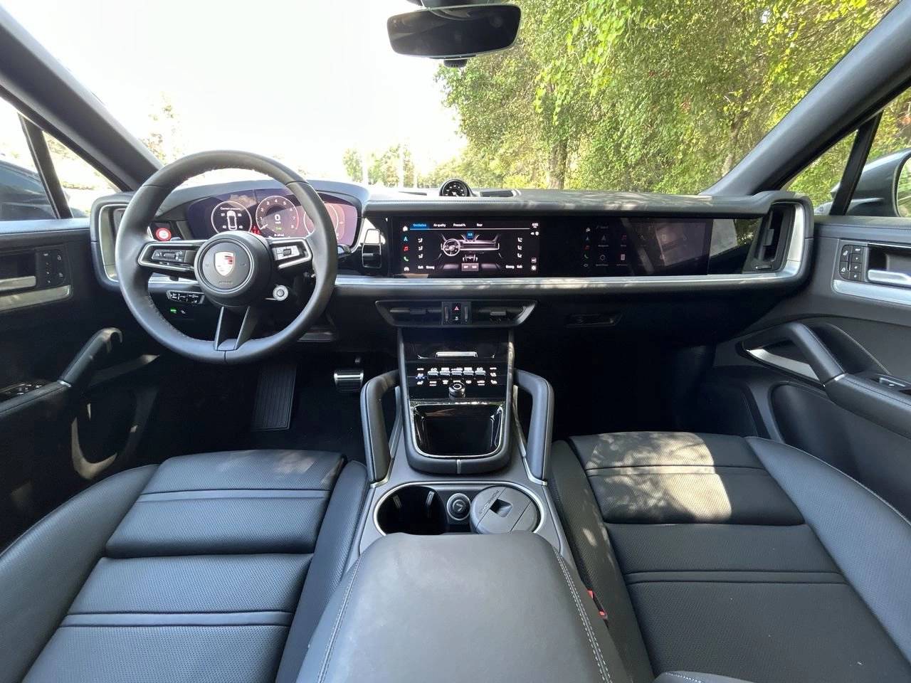 2025 Porsche Cayenne E-Hybrid Coupe photo 24