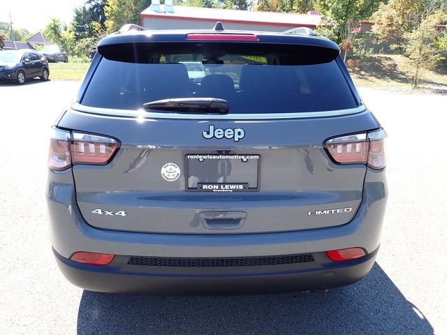 2022 Jeep Compass Limited photo 3