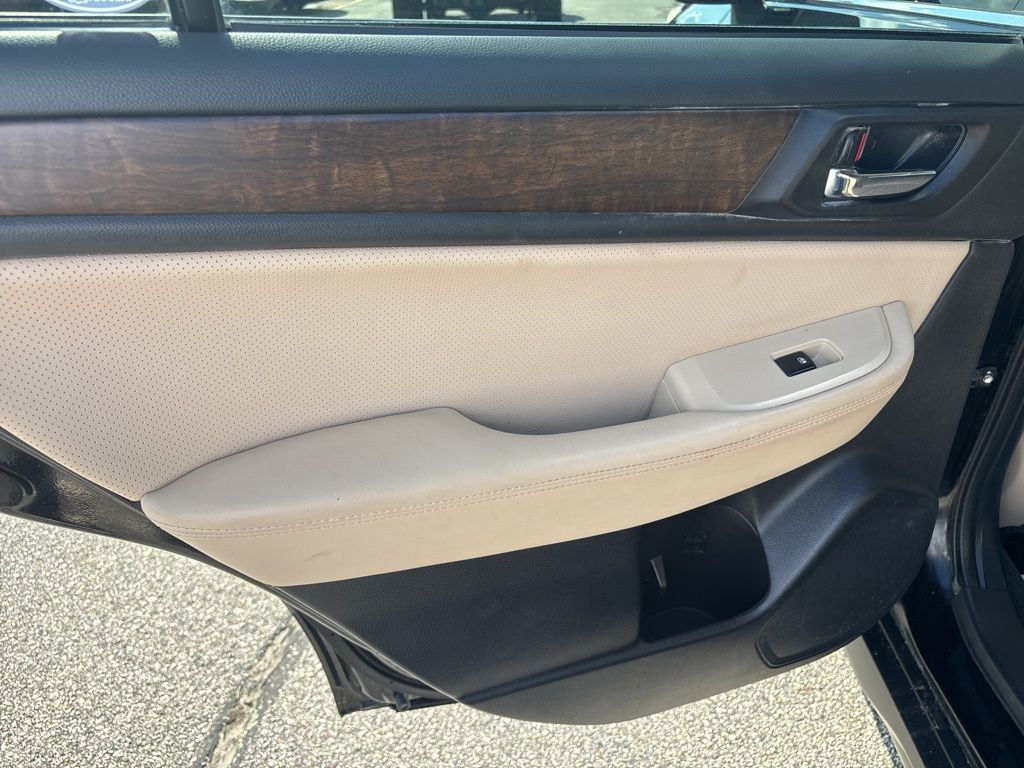 2017 Subaru Outback 3.6R Limited photo 27