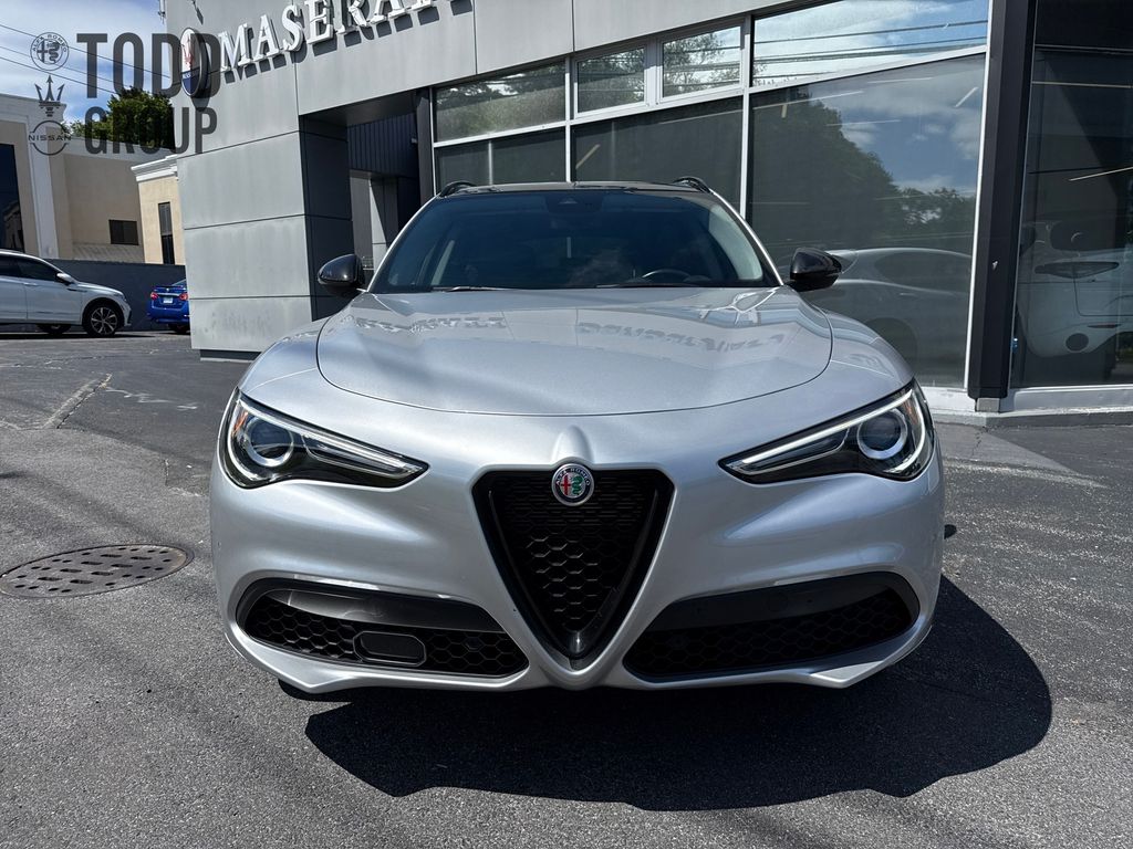 2021 Alfa Romeo Stelvio Ti photo 5
