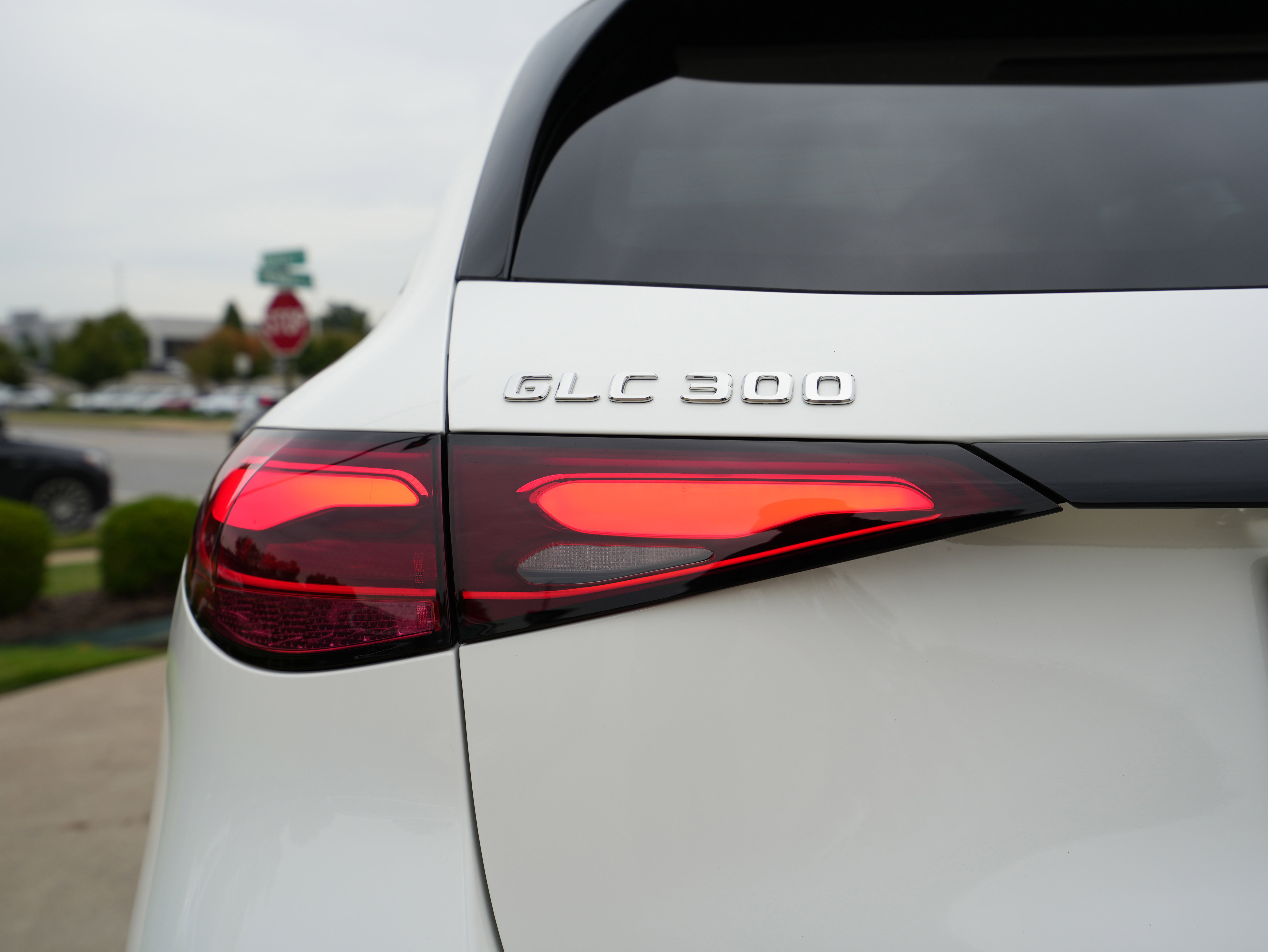 2026 Mercedes Benz GLC 300 4MATIC photo 2