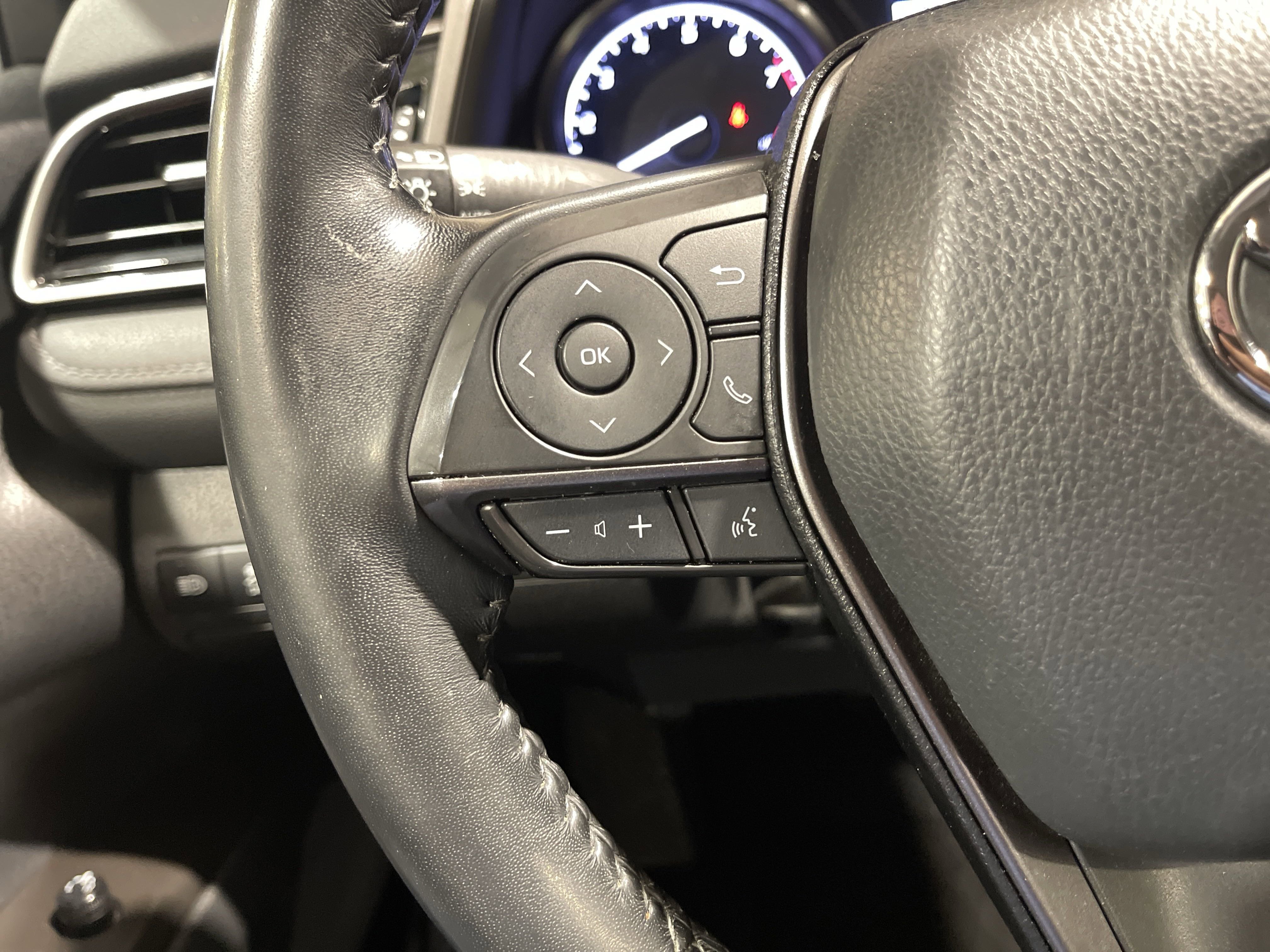 2022 Toyota Camry SE photo 15