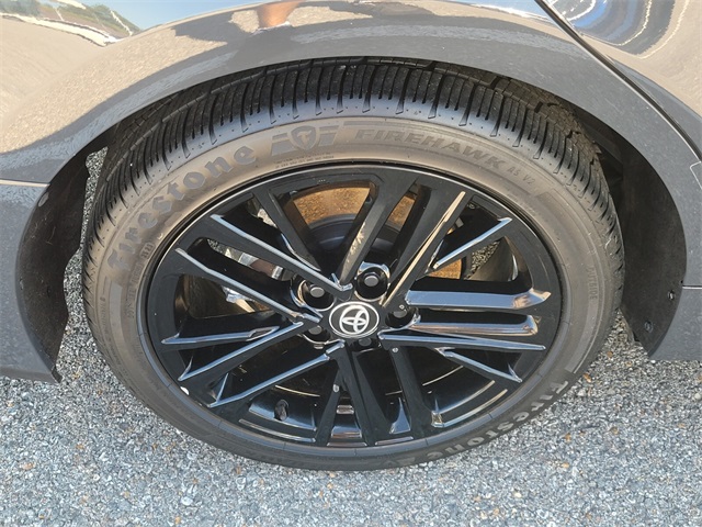 2025 Toyota Camry SE photo 18