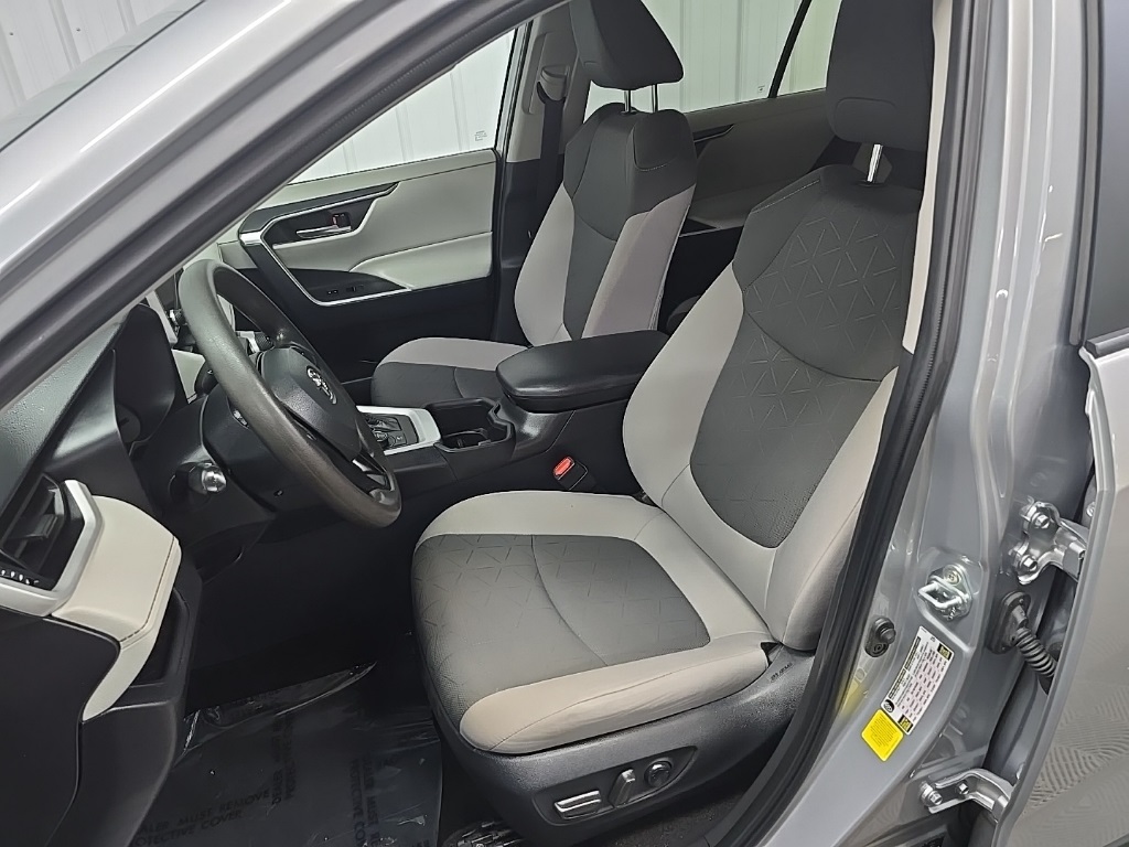 2024 Toyota RAV4 Hybrid XLE photo 27