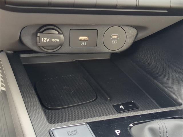 2025 Hyundai Elantra SEL Sport photo 19