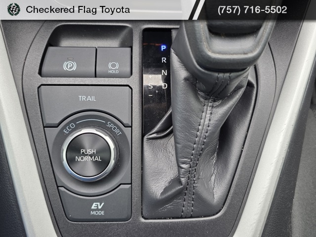 2024 Toyota RAV4 Hybrid XLE photo 28